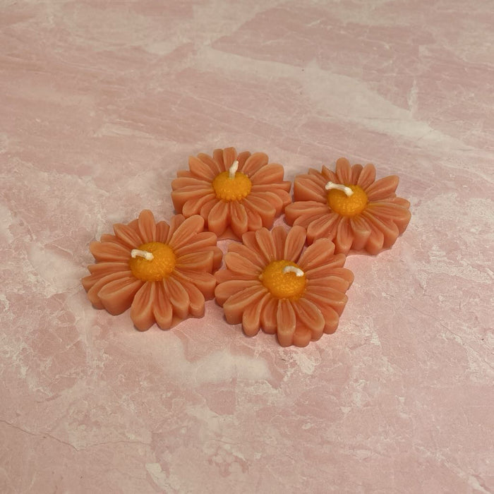 Daisy Candle