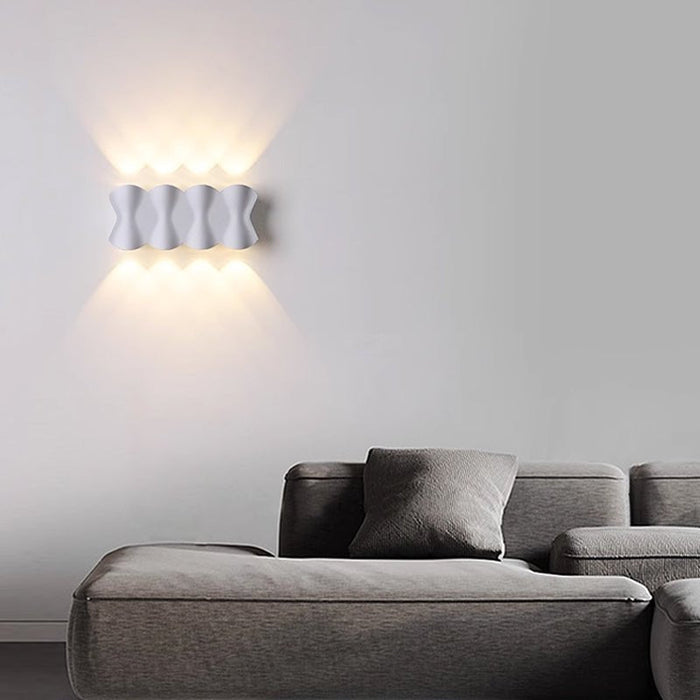 Eos Outdoor Wall Lamp - Level Decor