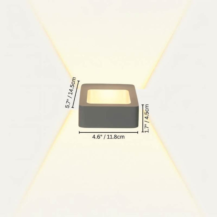 Flekkeroy Wall Lamp