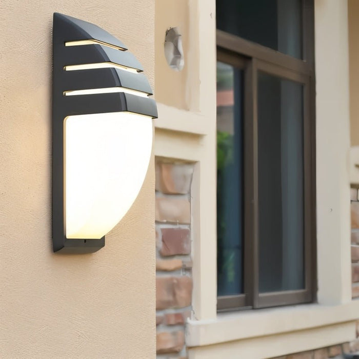 Kroderen Wall Lamp
