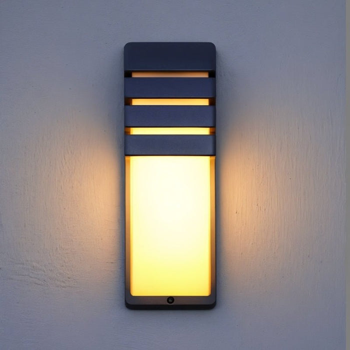Kroderen Wall Lamp