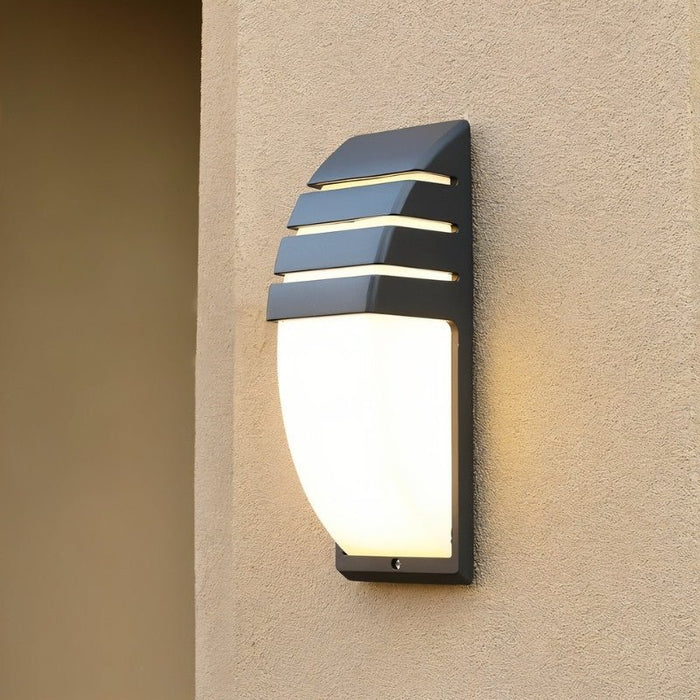 Kroderen Wall Lamp