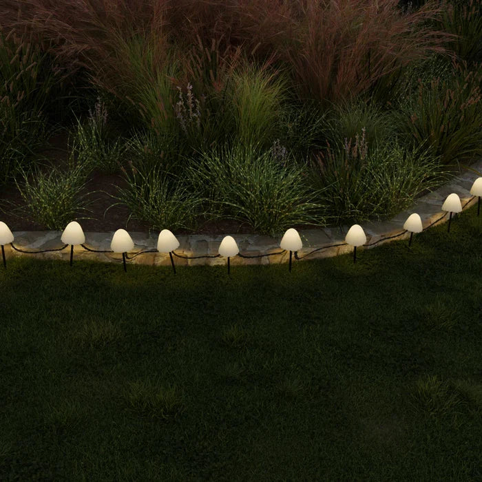 Leeward Garden Lamp