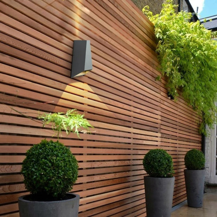 Luna Outdoor Wall Lamp - Level Decor