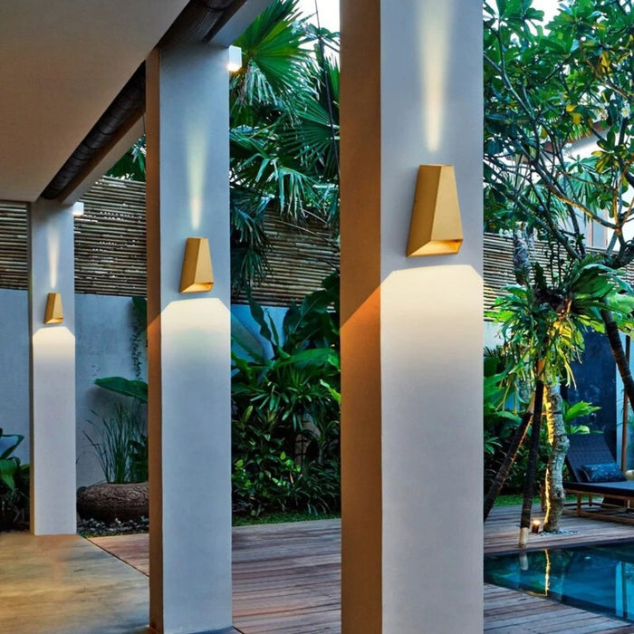 Luna Outdoor Wall Lamp - Level Decor