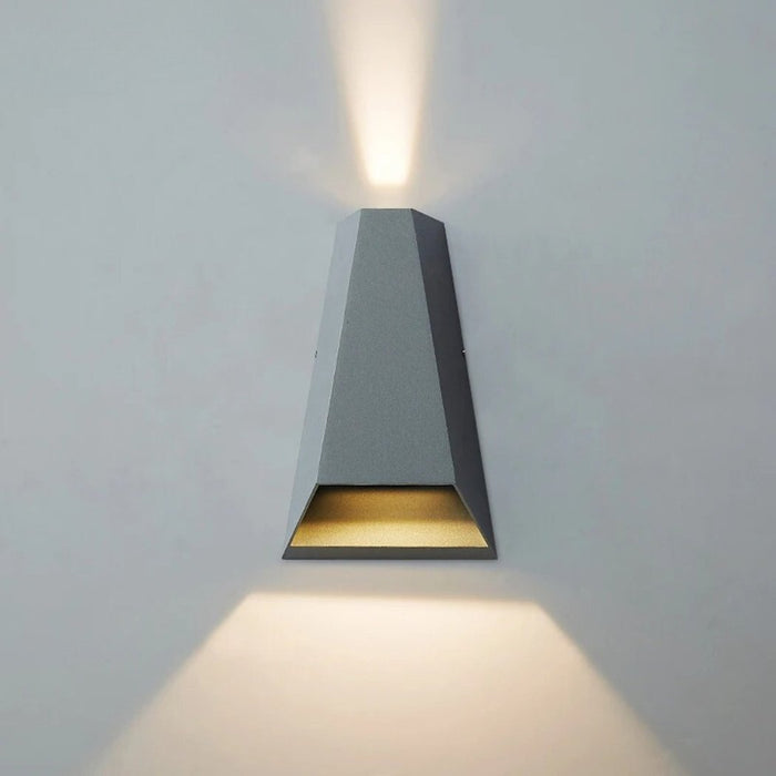 Luna Outdoor Wall Lamp - Level Decor