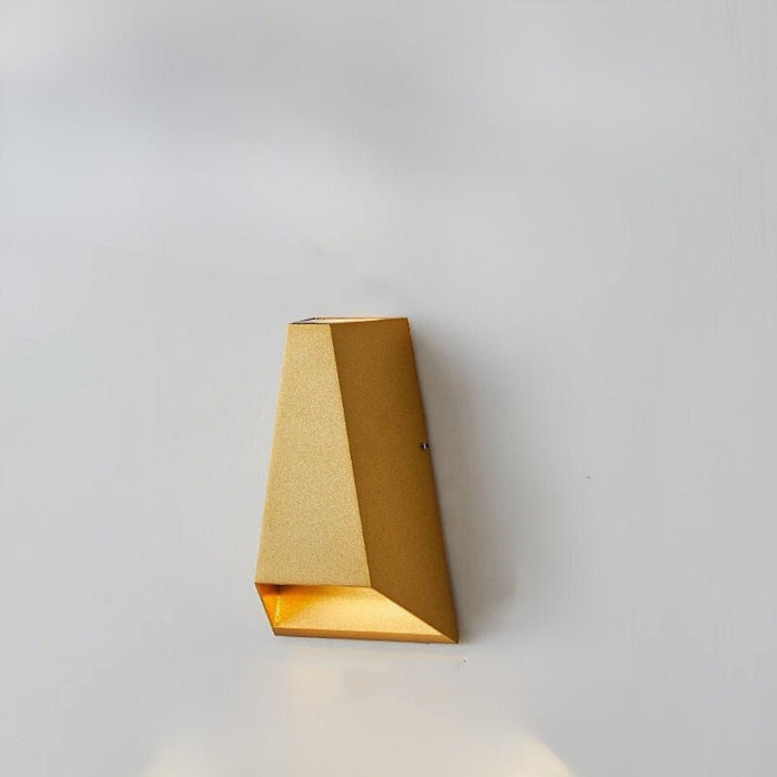 Luna Outdoor Wall Lamp - 4.3" x 6.8" / 11cm x 17.4cm - 6W / Gold - Level Decor