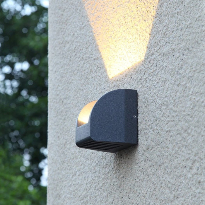 Quintus Outdoor Wall Lamp - Level Decor