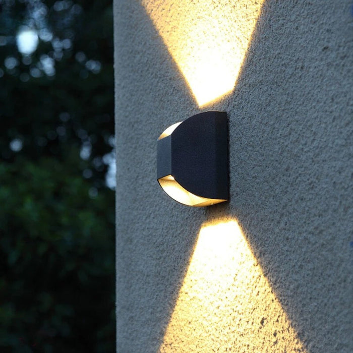 Quintus Outdoor Wall Lamp - Level Decor