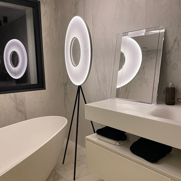 Sofia Floor Lamp - Level Decor