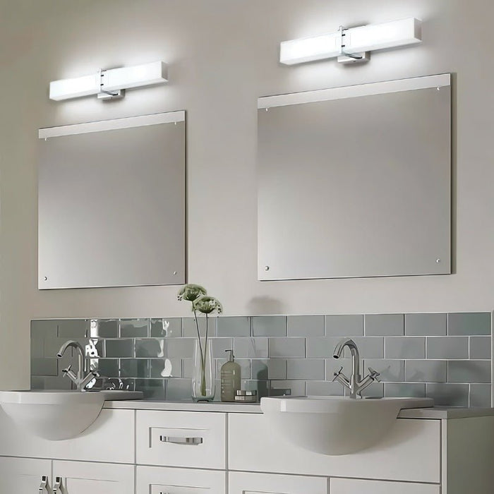Zephyr Wall Lamp